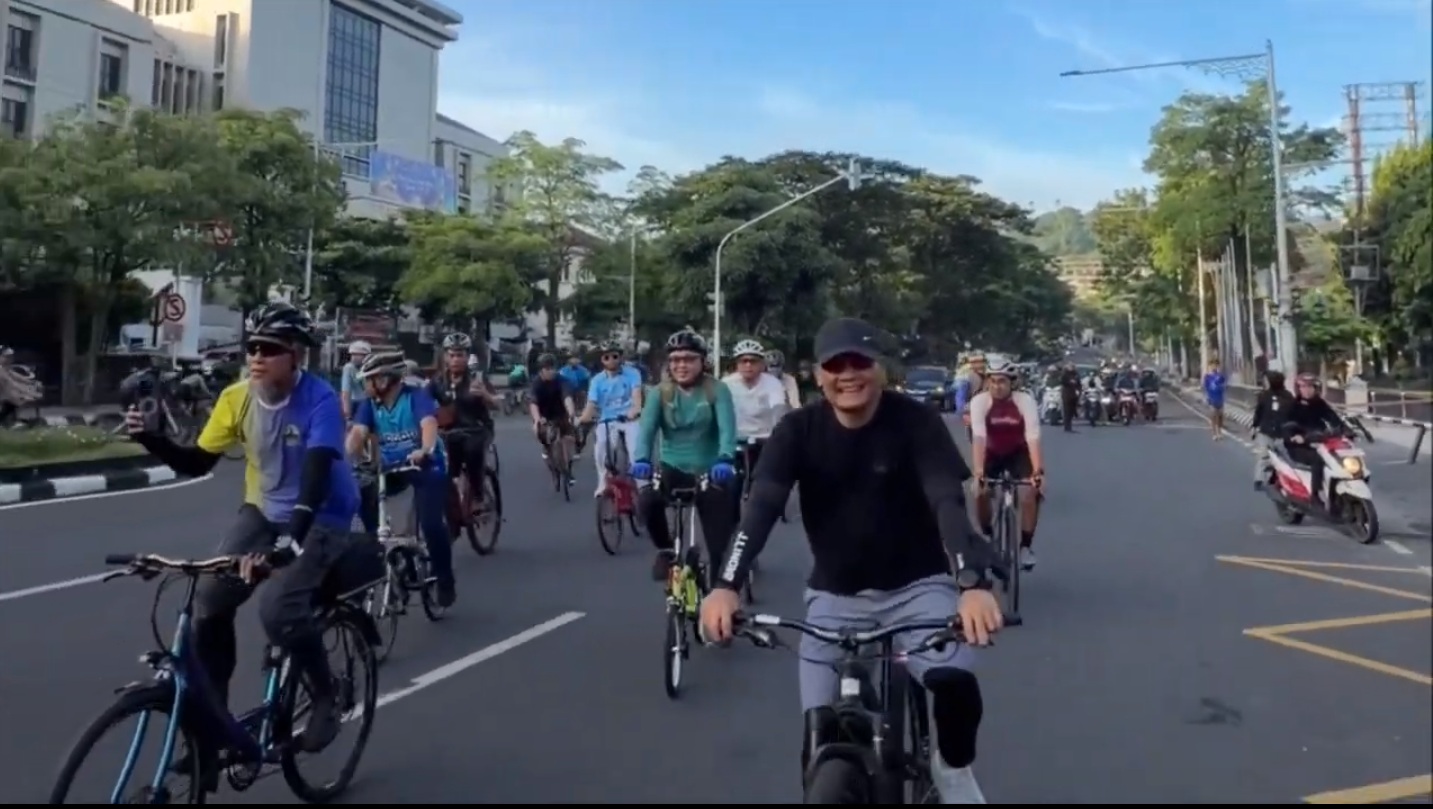 Gubernur Jateng Gowes Ke Kantor, Dorong Budaya Hemat Energi